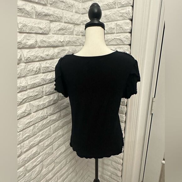 WD•NY Short Sleeve Front Twist V-Neck Top - Picture 5 of 6